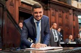 Presidente da Alerj, Rodrigo Bacellar, é preso por vazar informações sigilosas da PF em operação contra o Comando Vermelho