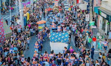 Desfile de Carroças abre oficialmente o São João de Irecê 2026 com tema especial do centenário
