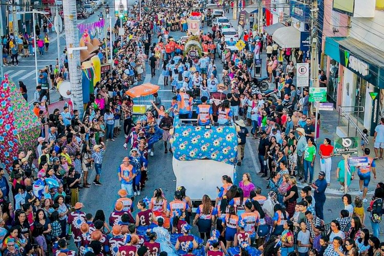 Desfile de Carroças abre oficialmente o São João de Irecê 2026 com tema especial do centenário